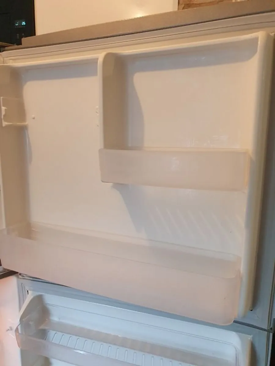 Baumatic fridge freezer - Image 2