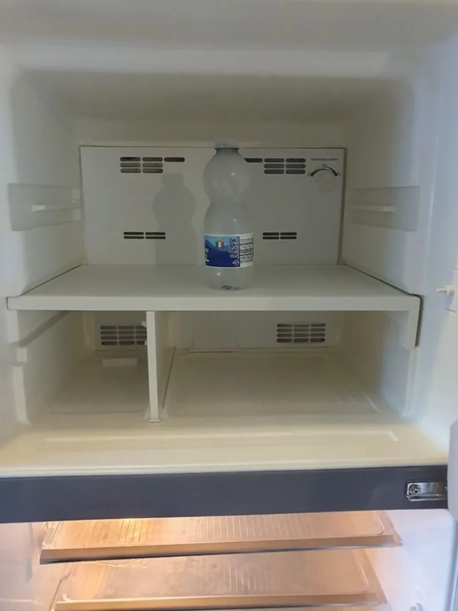 Baumatic fridge freezer - Image 3