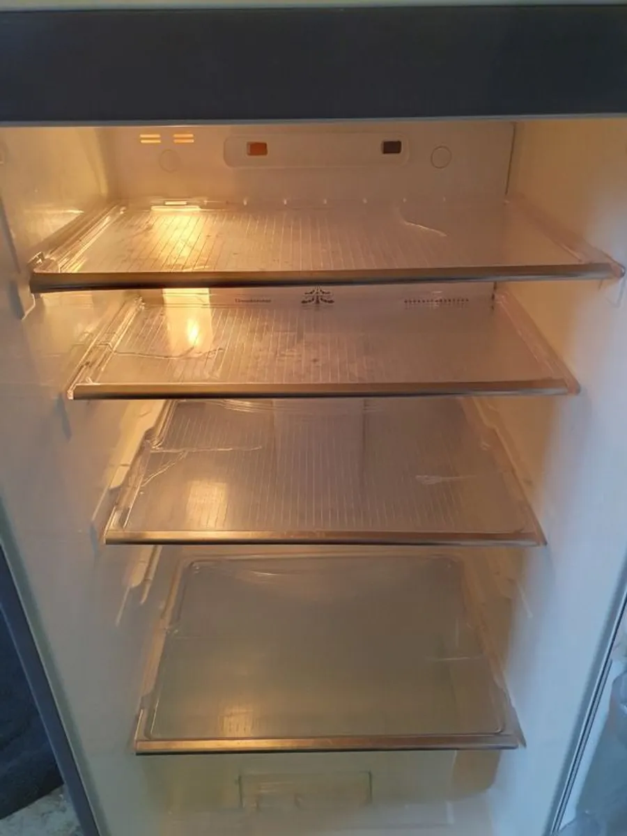 Baumatic fridge freezer - Image 4
