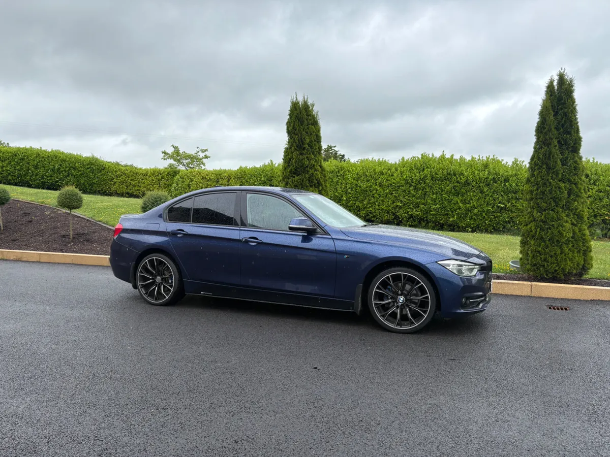 BMW 3-Series 2016 - Image 2