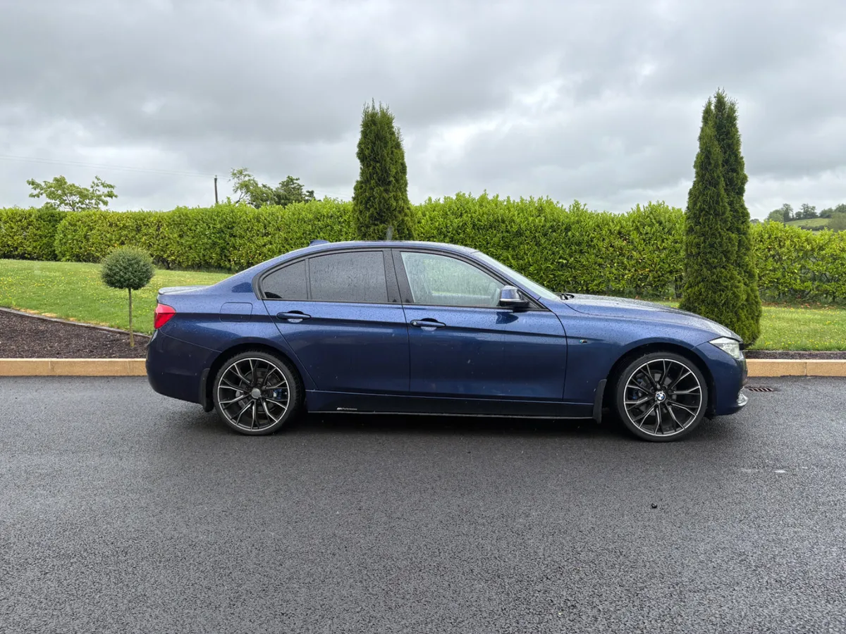 BMW 3-Series 2016 - Image 3