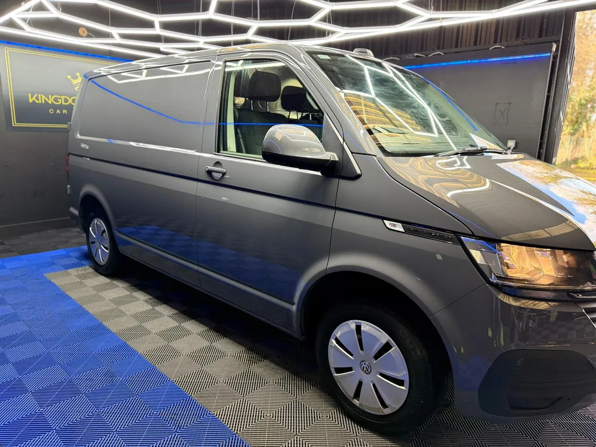 VW Transporter,ONLY 1 OWNER,LOW KM - Image 3