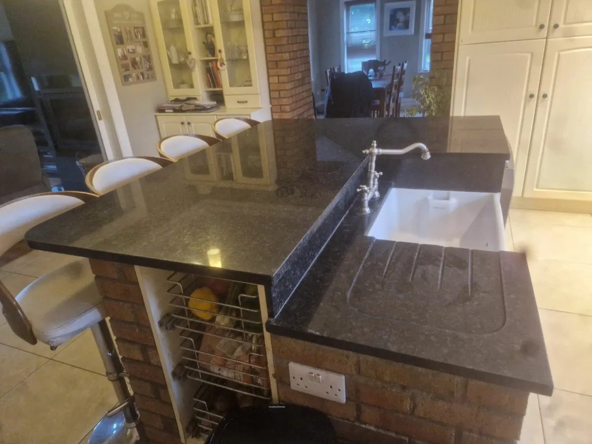 Granite counter top - Image 2