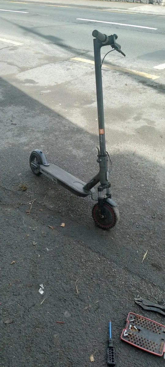 4 electric scooter read add price too sell - Image 3