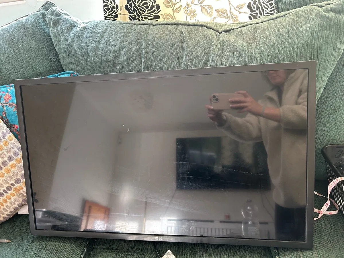 32inch LG TV - Image 1