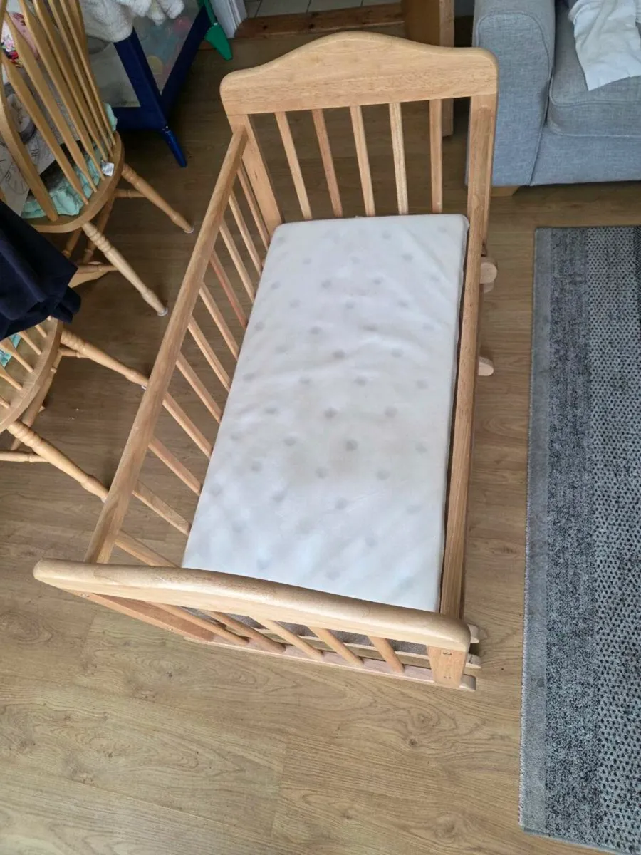 Babylo glider crib and booster seat - Image 4