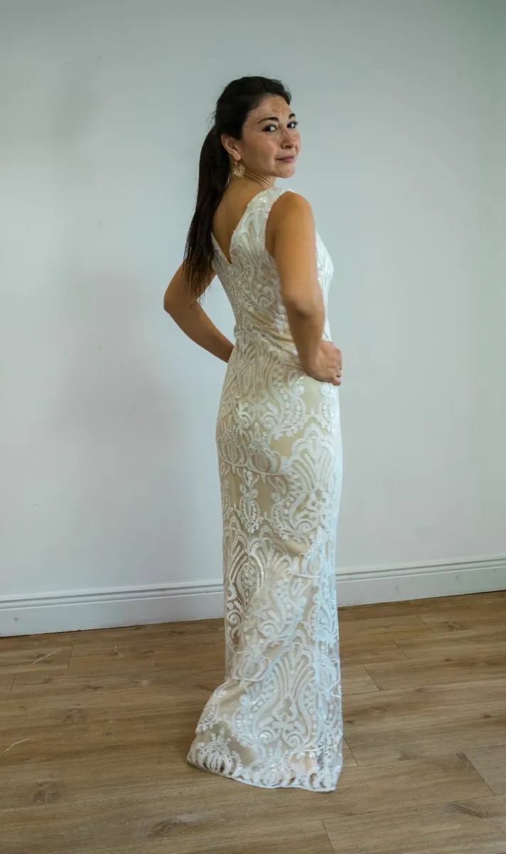 Wedding dress pop up - Image 1