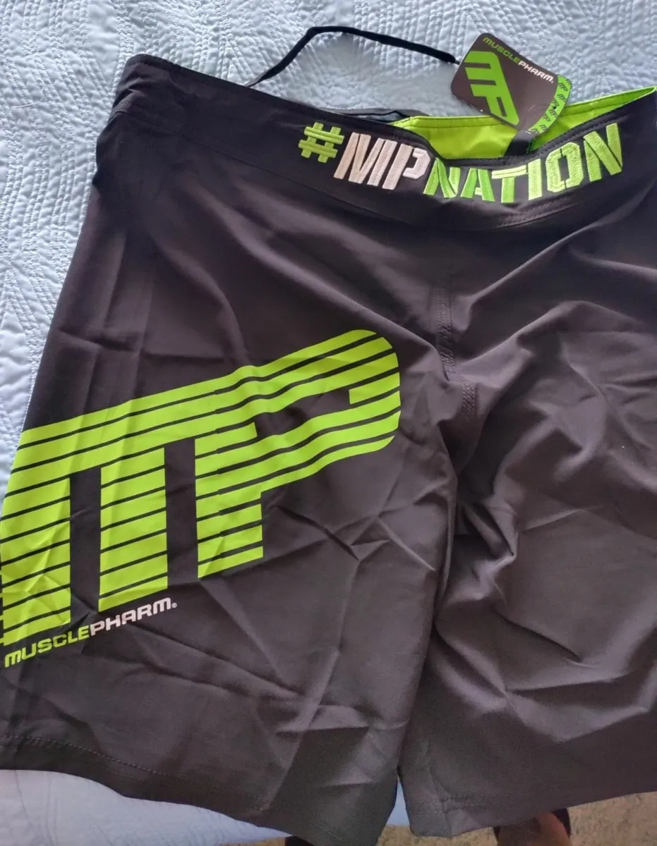 MusclePharm Gym shorts XL New - Image 4