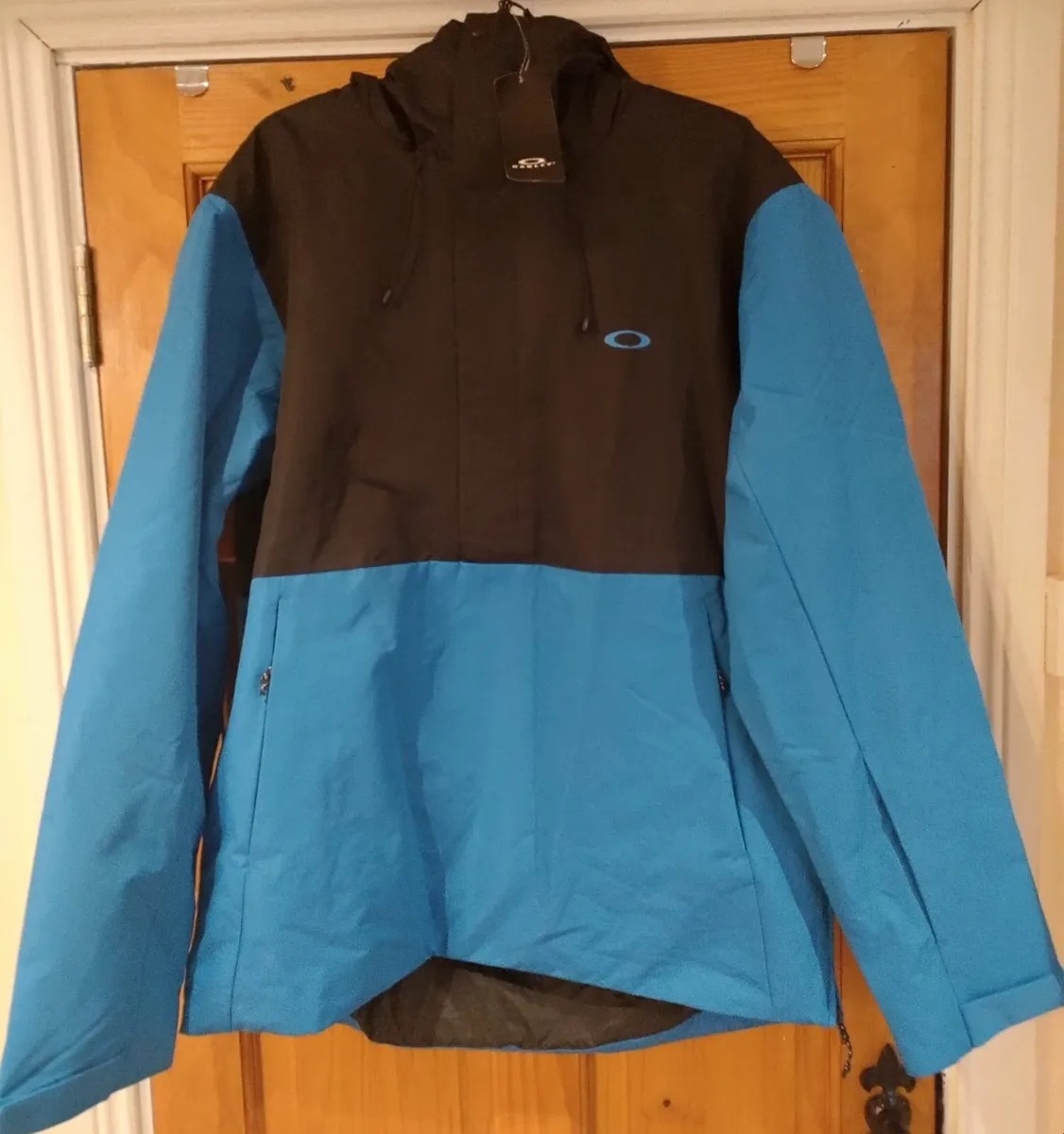 Oakley jacket L New - Image 1