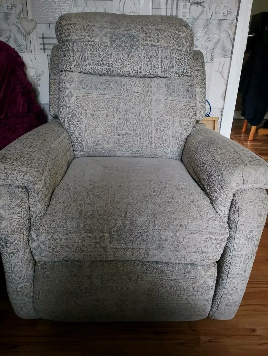 2 seater couch and a armchair - Image 3