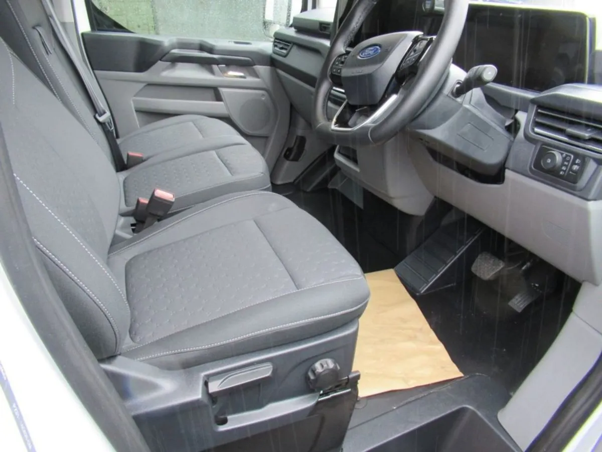 Ford Transit Custom 2.0 320 Ecoblue 170ps Limited - Image 3