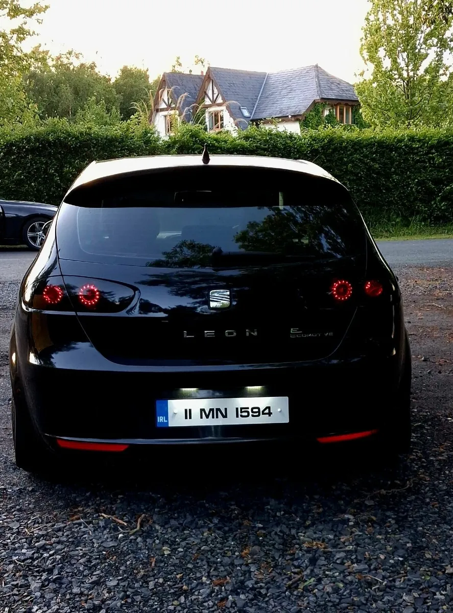 SEAT Leon 2011 - Image 1