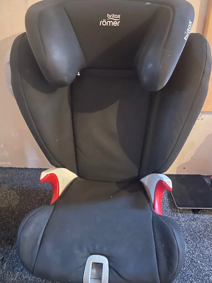 Car seat 4-12 years - Image 1