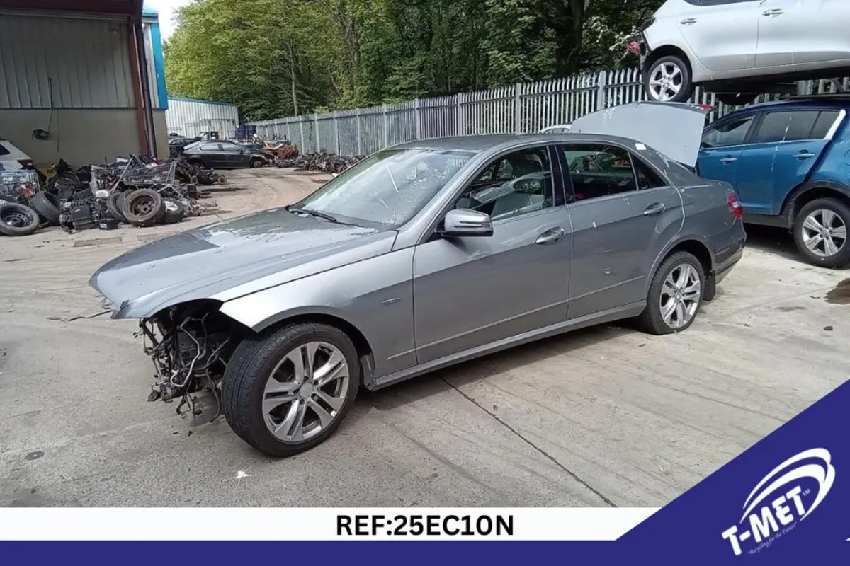 2010 MERCEDES E CLASS BREAKING FOR PARTS - Image 3