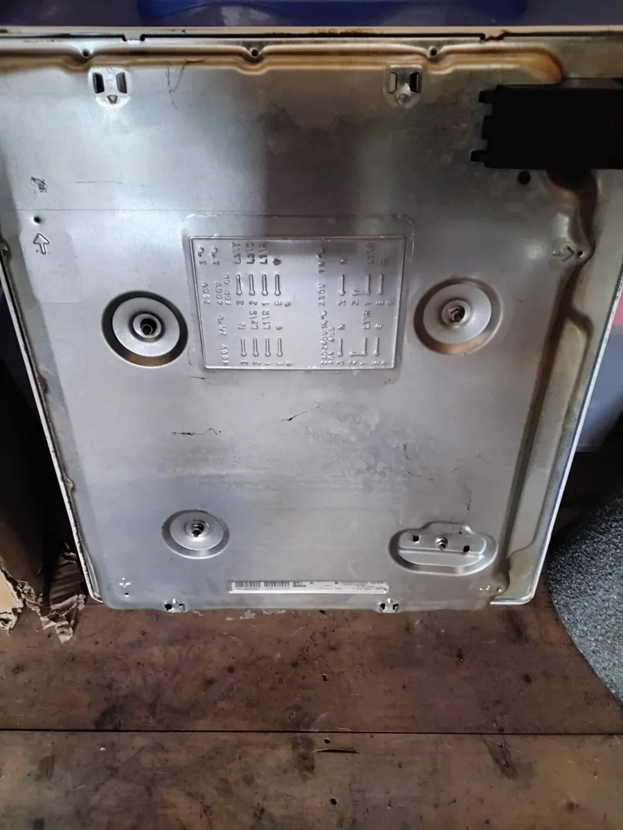 Electric hob - Image 2