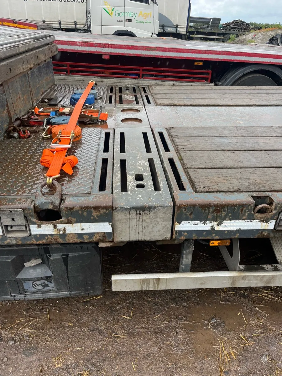 Low loader - Image 2
