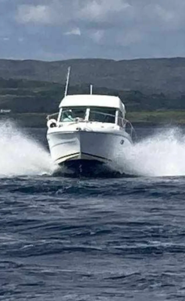 Merry Fisher 805 - Image 2