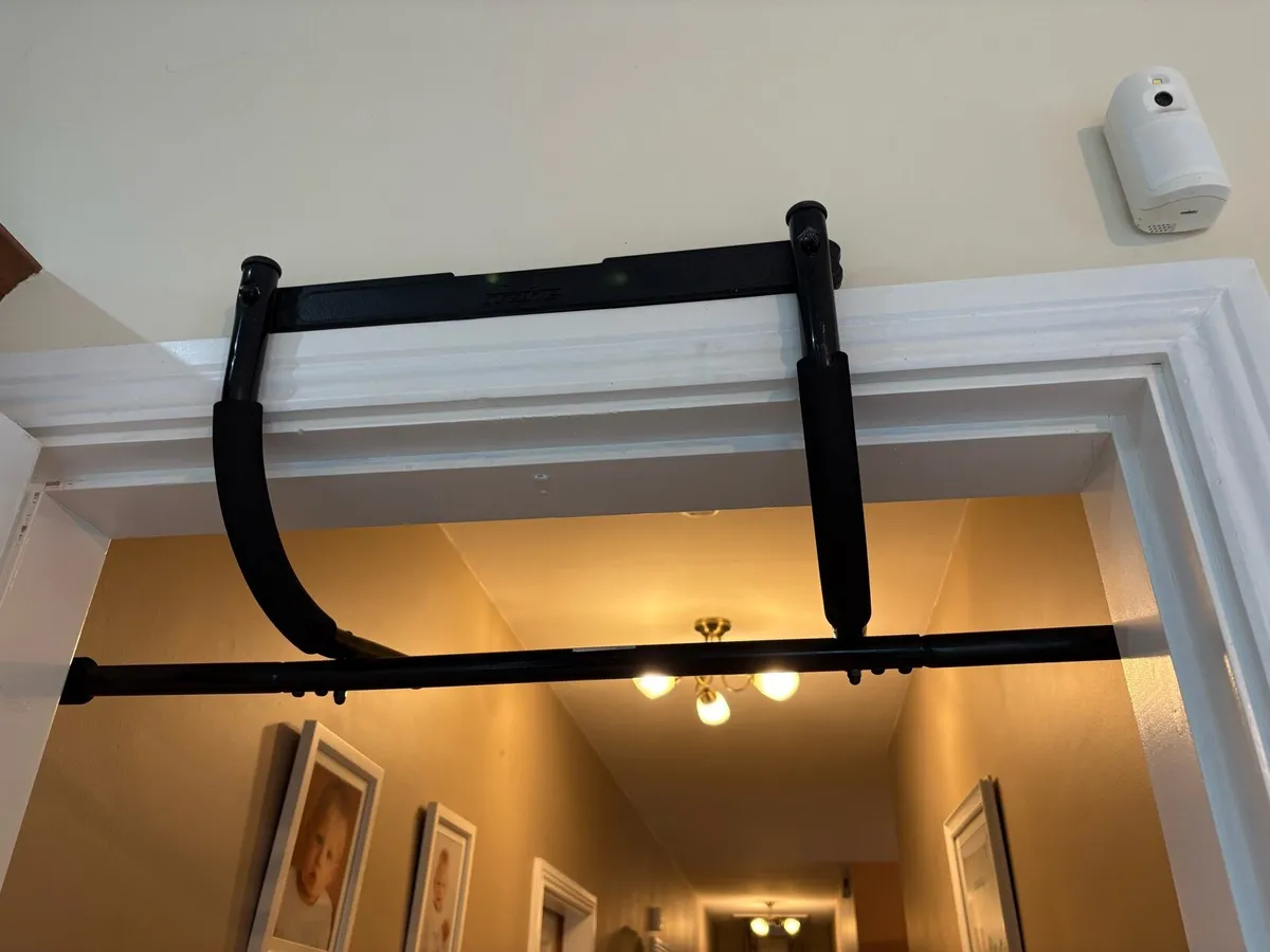 WEIGHT BENCH, 50KG WEIGHTS, CHIN UP, BARS ETC - Image 3