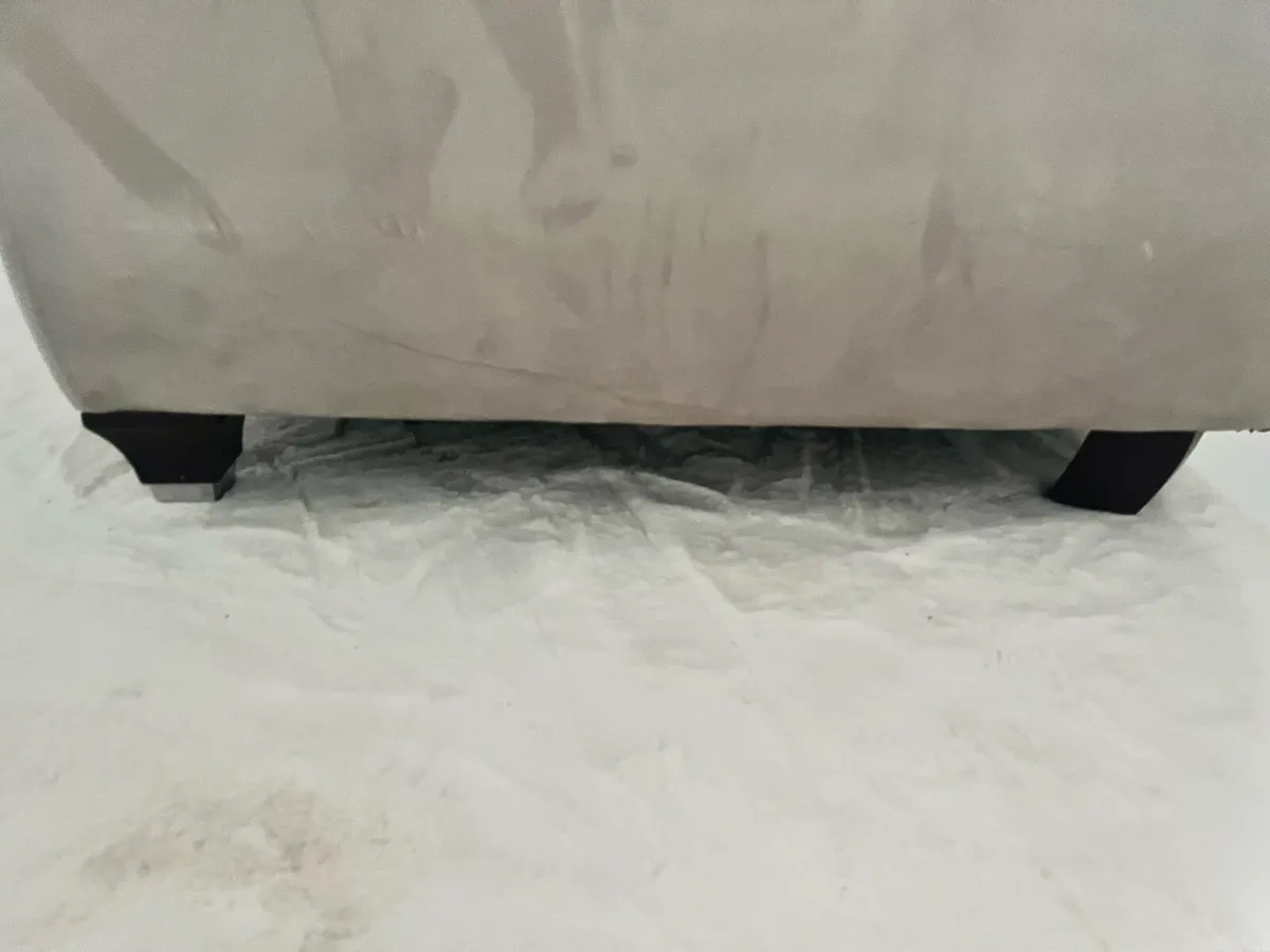 Sofa spotless condition - Image 4