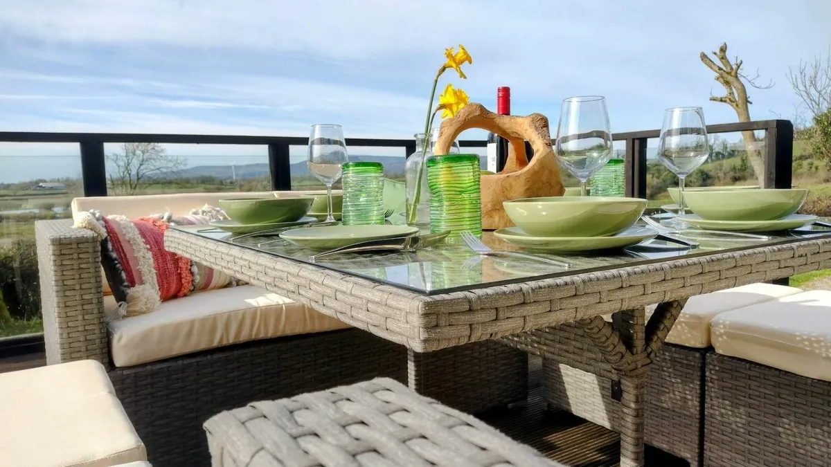 Garden furniture table and chairs 8 seater dining - Image 3