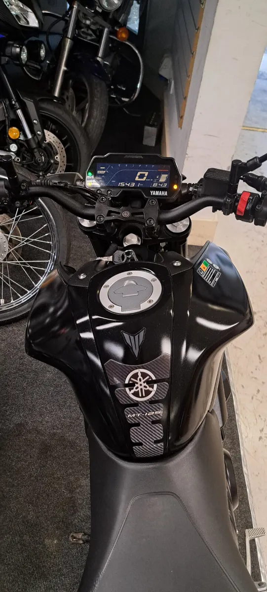YAMAHA  MT125 - Image 3