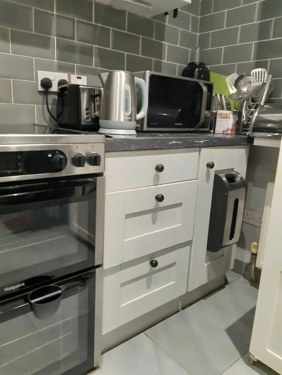 Kitchen cabinet - Image 4
