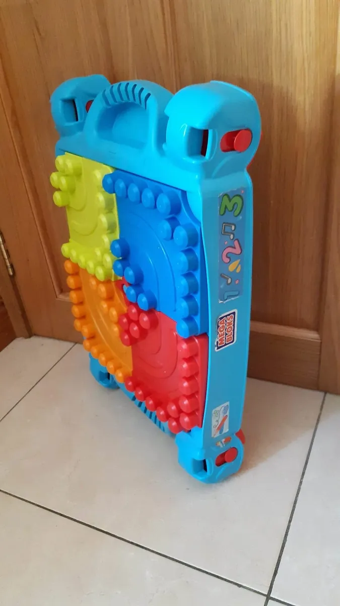 Megabloks Build 'n' Learn Table with Trucks - Image 2