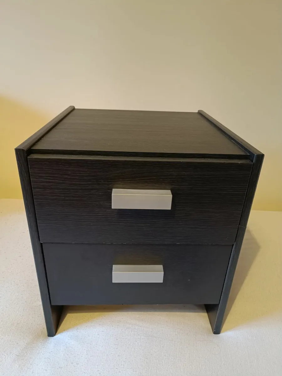 Bed side table - Image 1