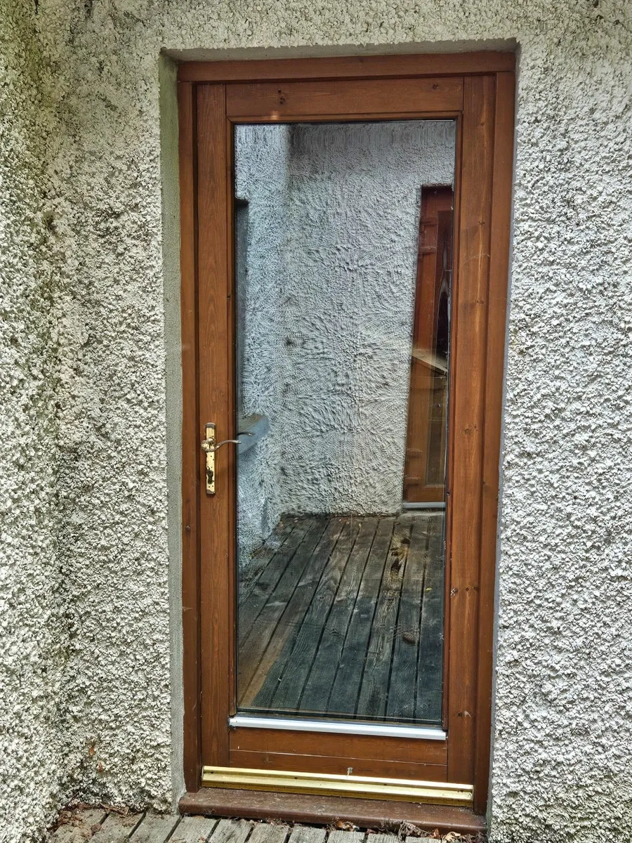 Front door - Image 2
