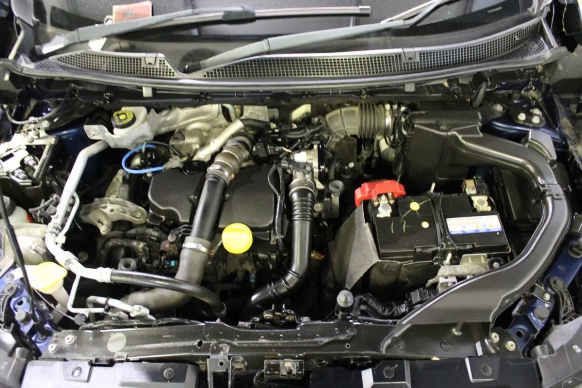 Renault KADJAR 1.5 dCi Energy Signature Nav Bose - Image 4