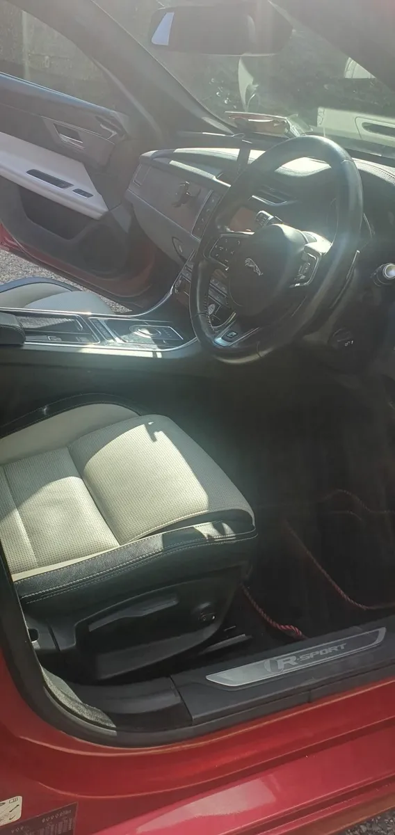 Jaguar XF 2016 - Image 3