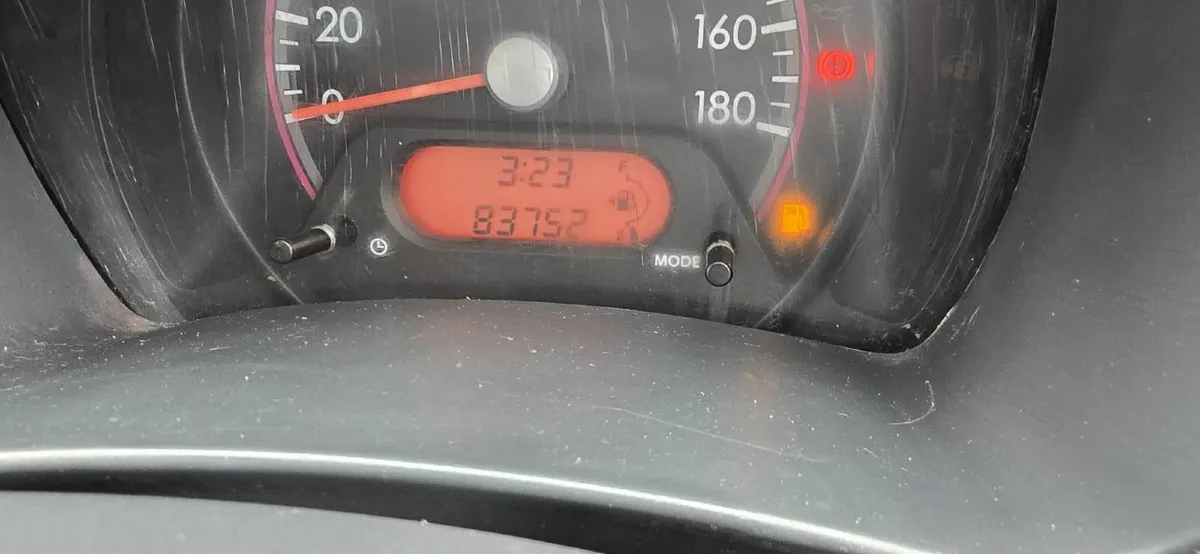 € 2500 VERY LOW KMS 1 litre suzuki alto & NCT - Image 1