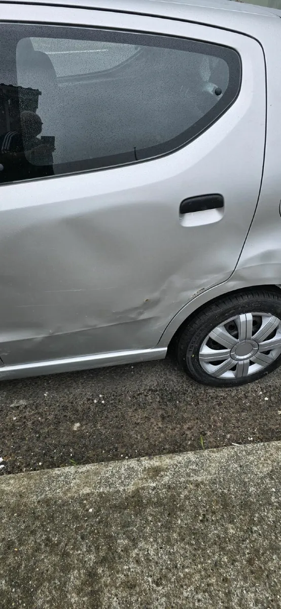 € 2500 VERY LOW KMS 1 litre suzuki alto & NCT - Image 4