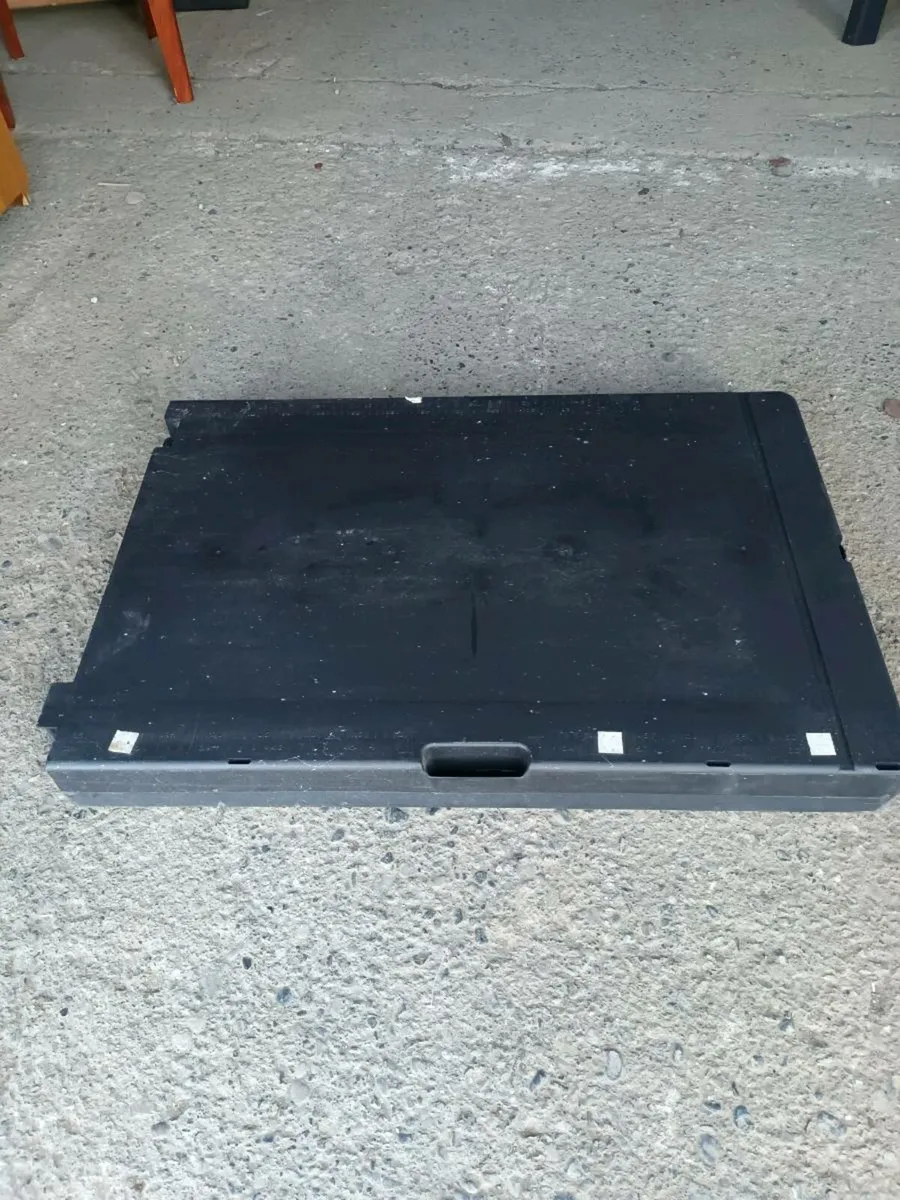 Folding Tables - Image 4