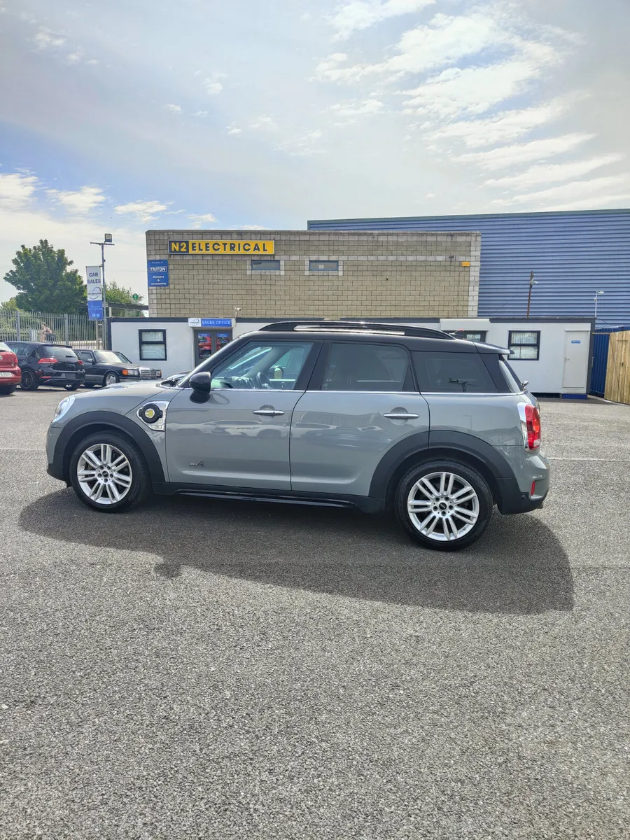 MINI COUNTRYMAN HYBRID 4X4 AUTO - Image 4