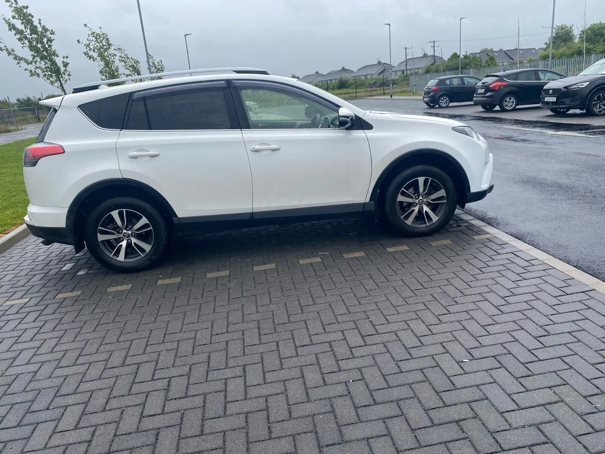 2018 Toyota Rav - Image 2