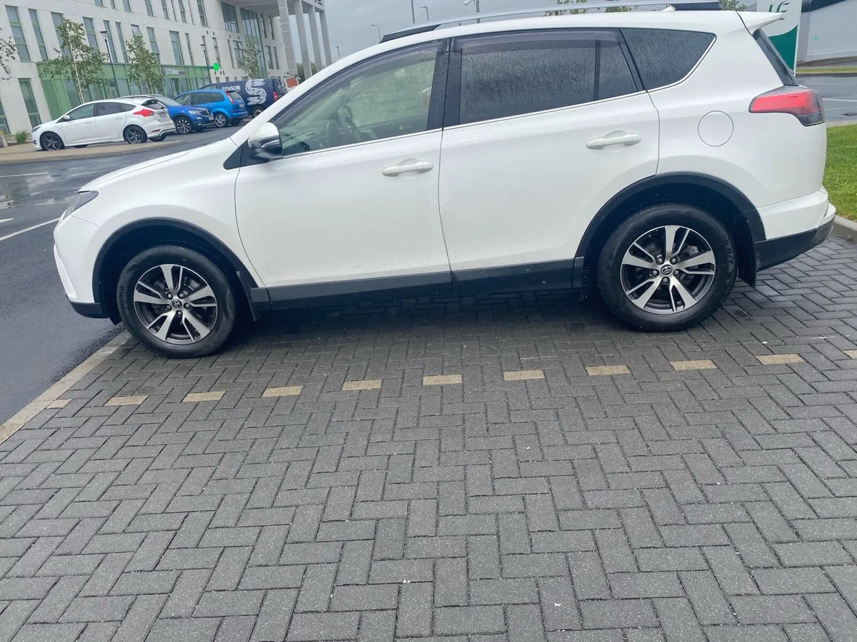 2018 Toyota Rav - Image 4