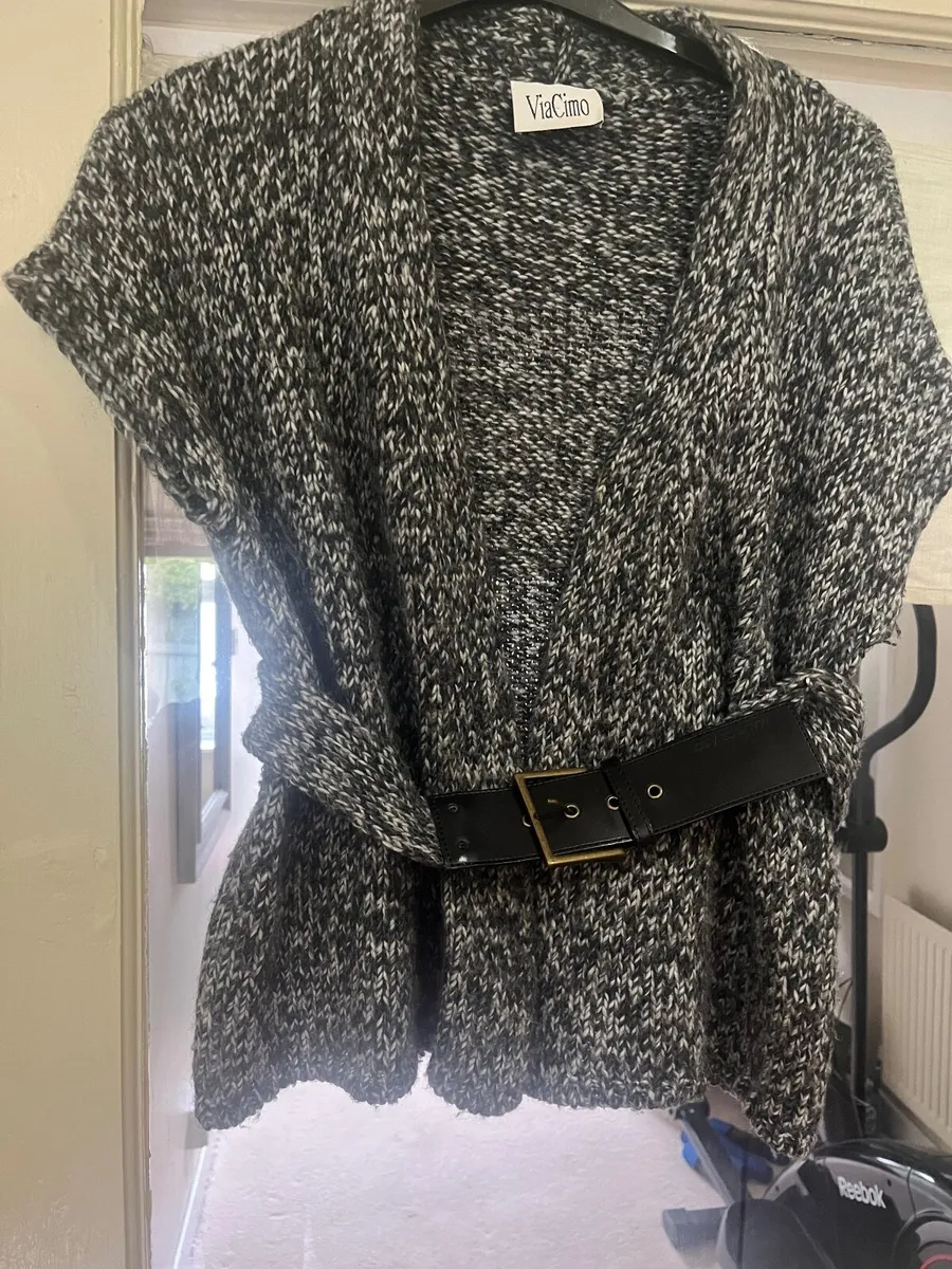 Gorgeous belted  Italian knit - Image 1