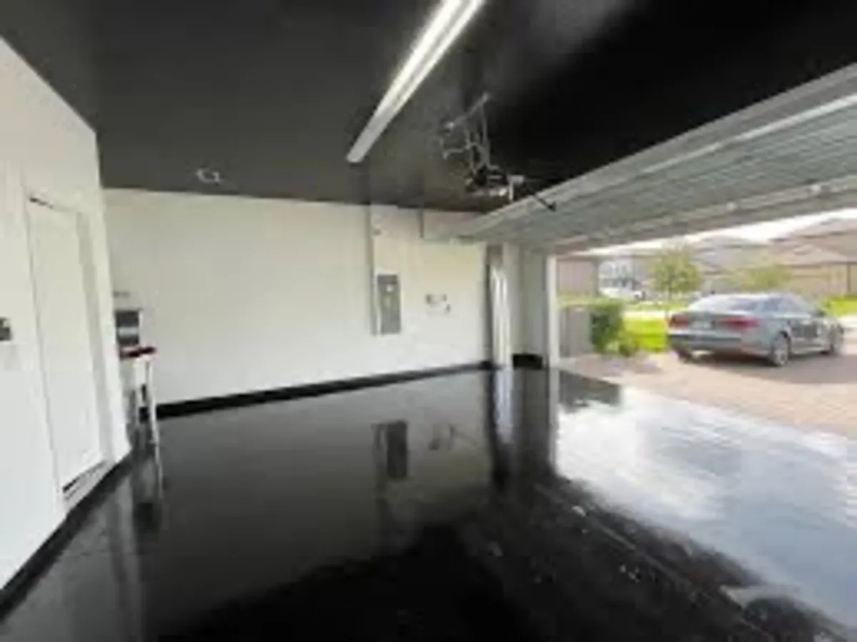 Floor paint - Image 1