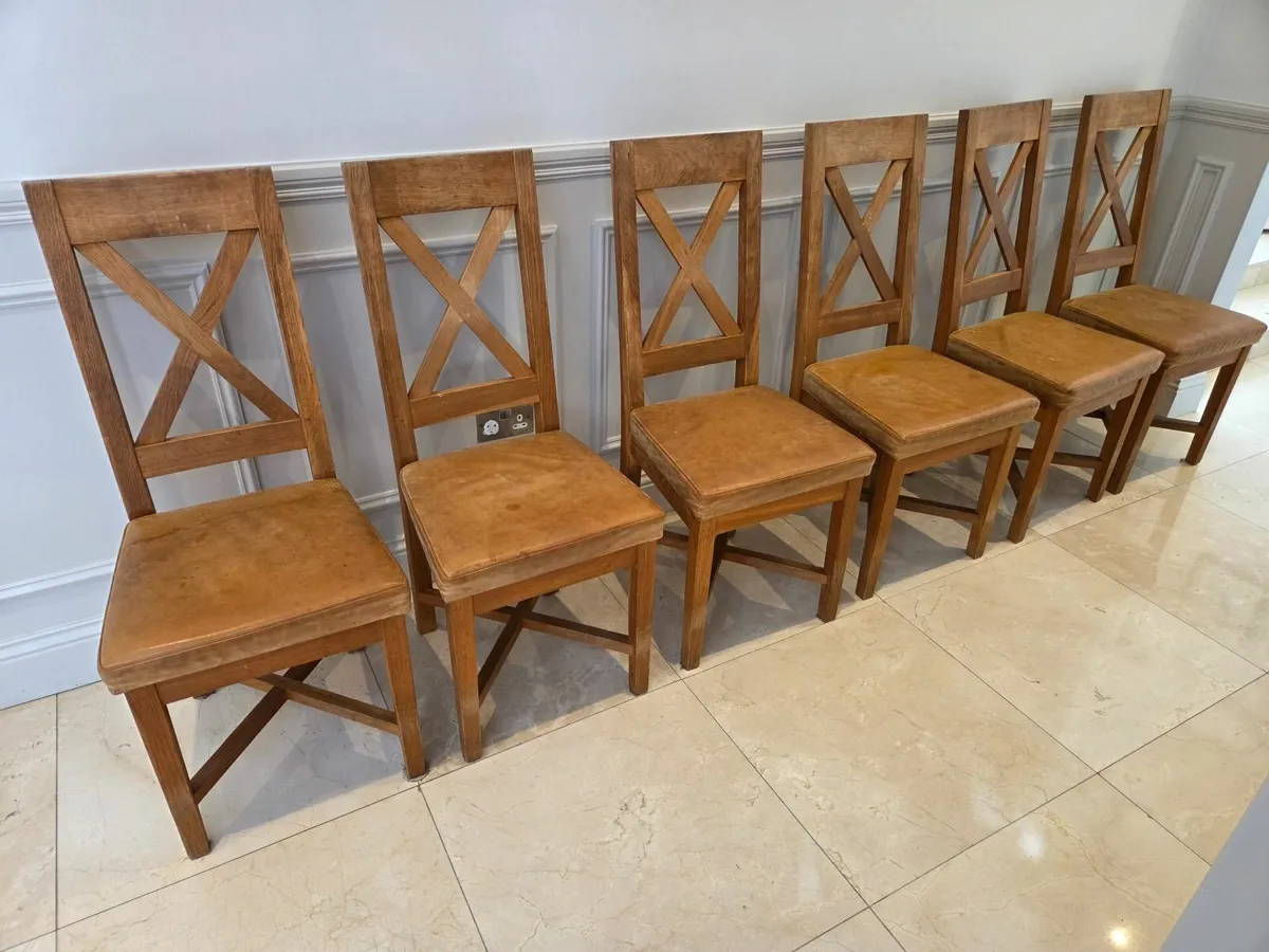 Solid Oak Dining Table and Chairs extendable - Image 1