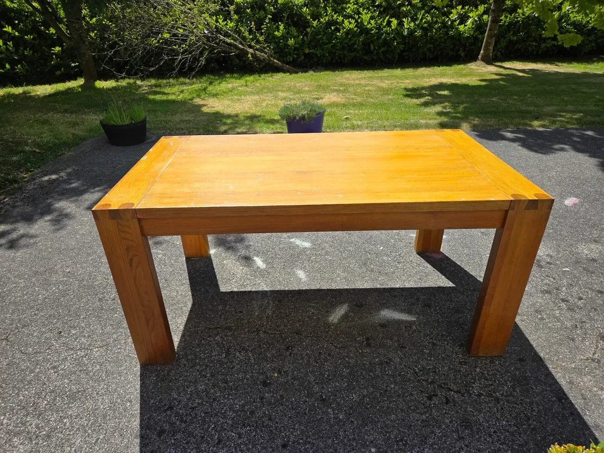 Solid Oak Dining Table and Chairs extendable - Image 4