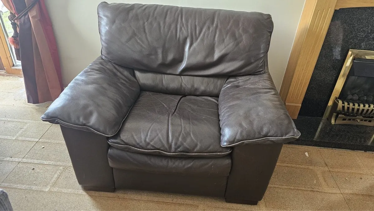Natuzzi leather sofa - Image 1