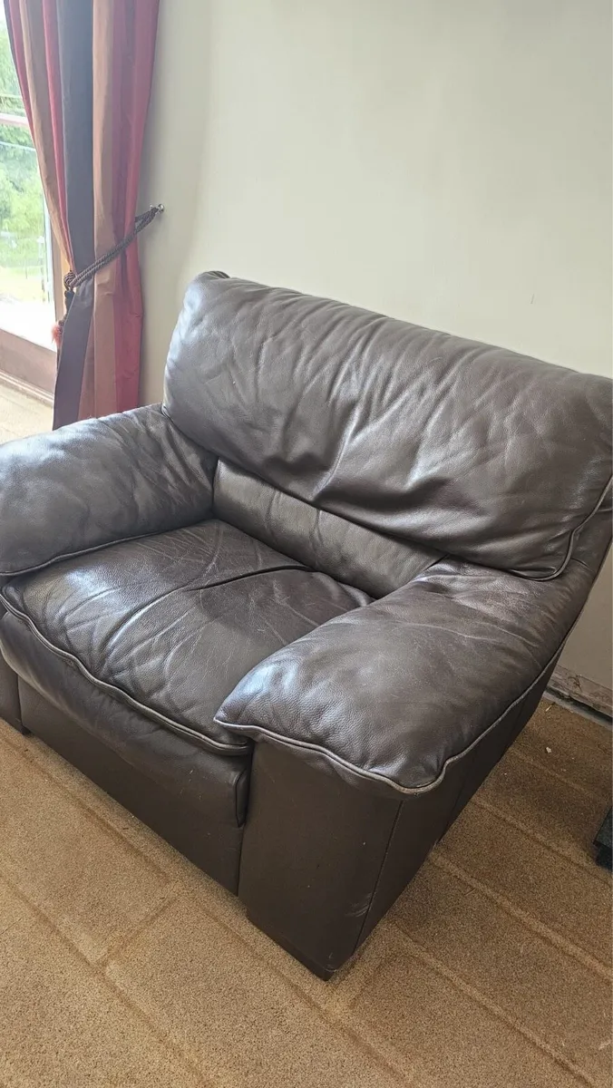 Natuzzi leather sofa - Image 2