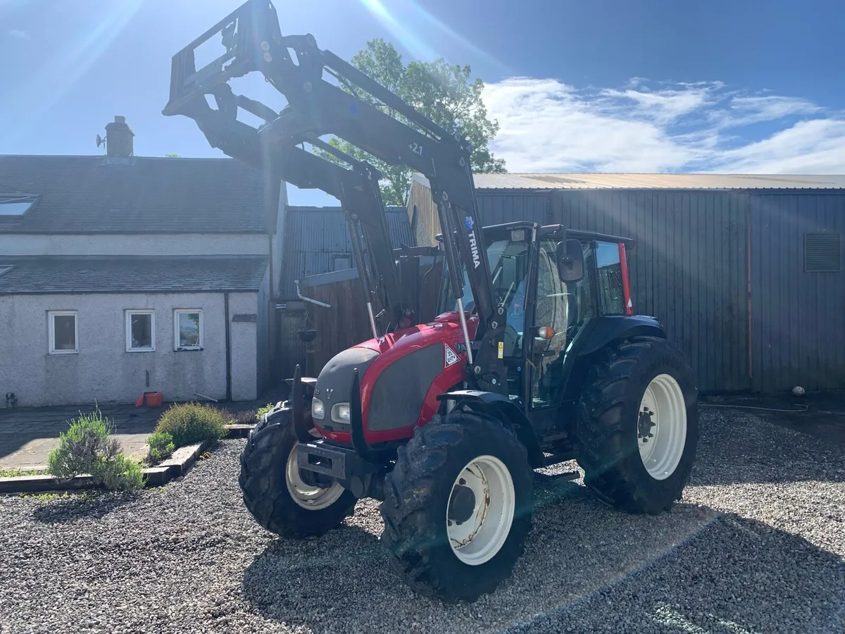 Valtra A83 (2013) (2200 genuine hours) - Image 1