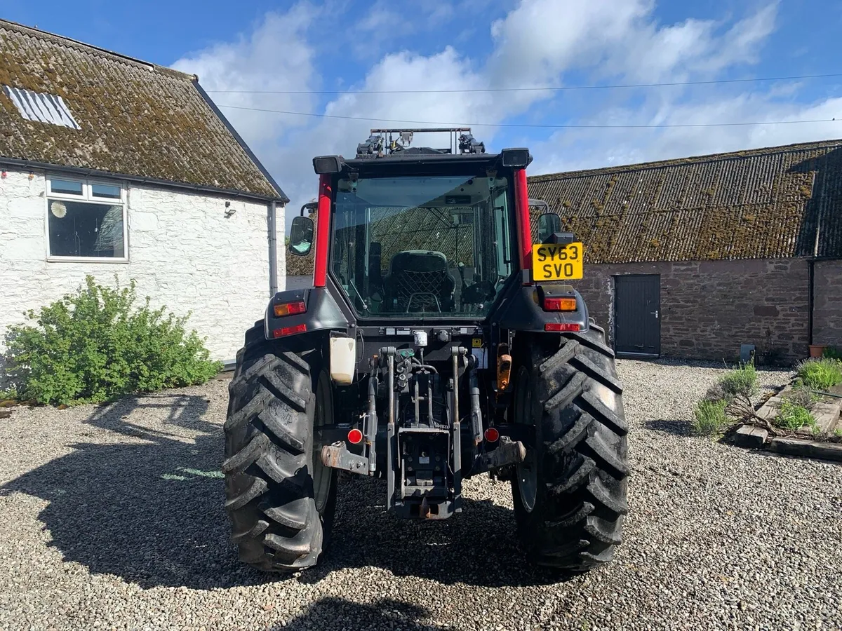 Valtra A83 (2013) (2200 genuine hours) - Image 3