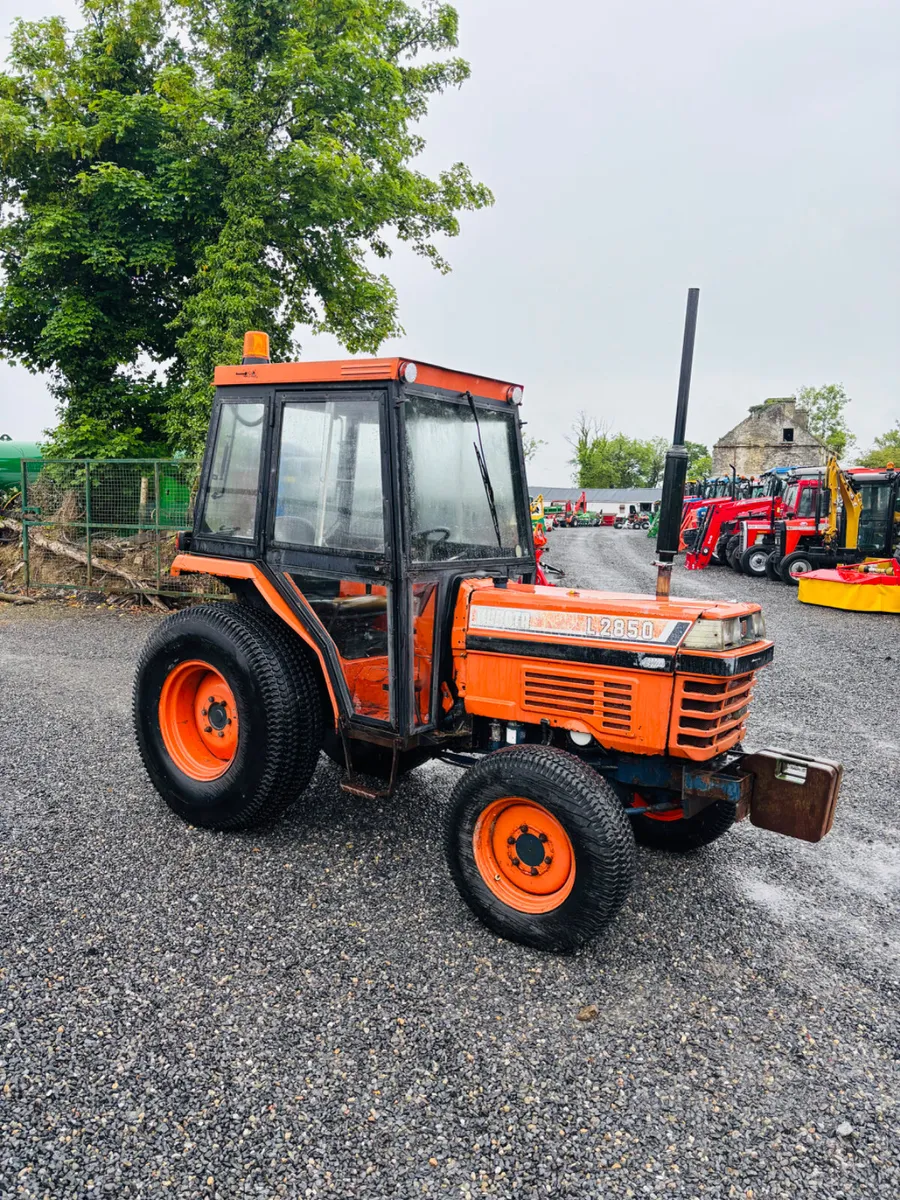 Kubota  L2850 compact Tractor - Image 3
