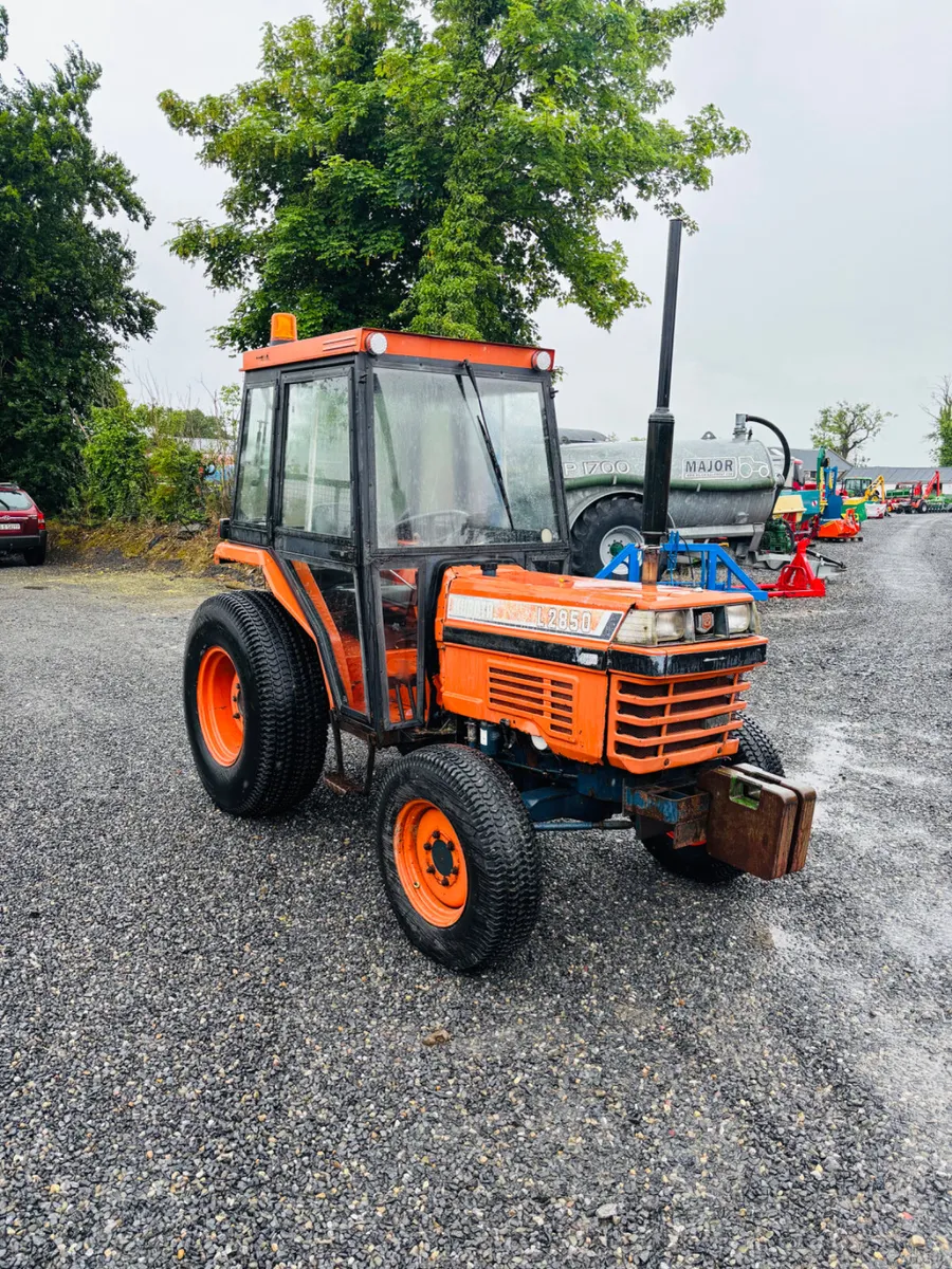 Kubota  L2850 compact Tractor - Image 1