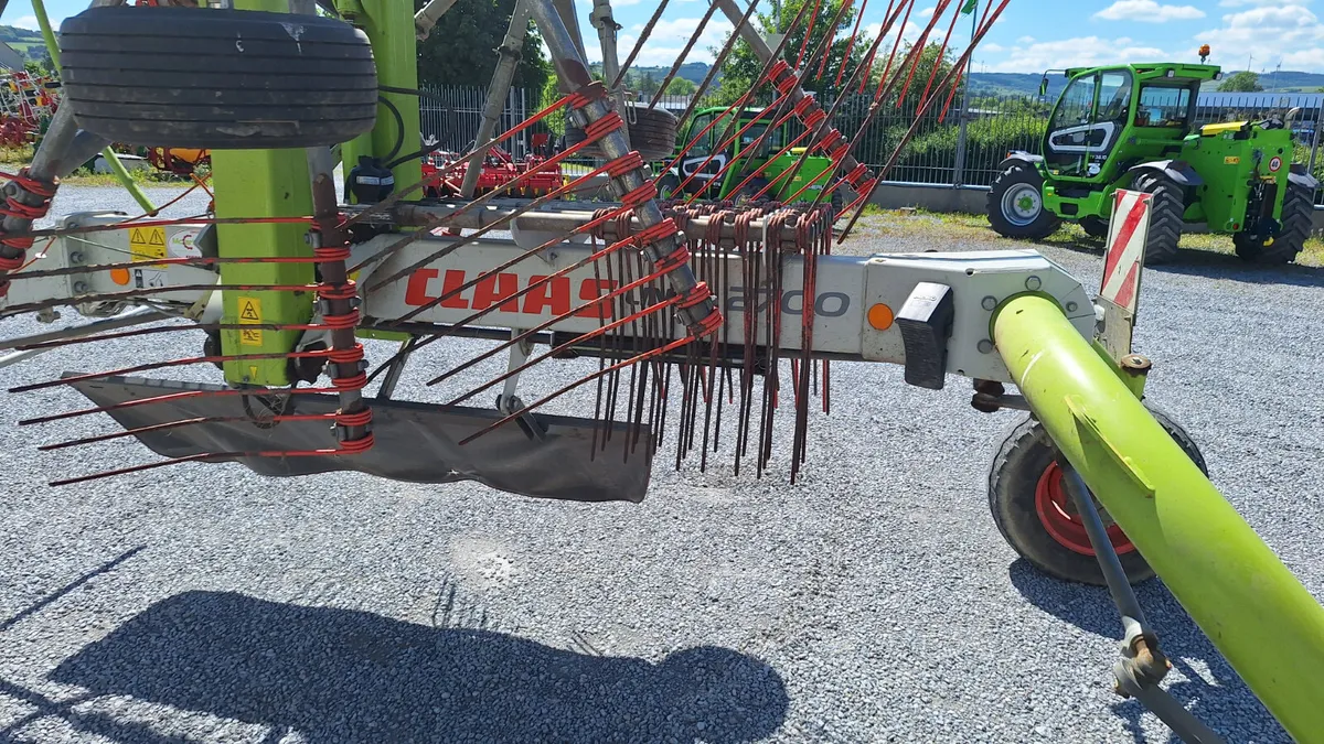 2021 CLAAS 2700 RAKE - Image 4