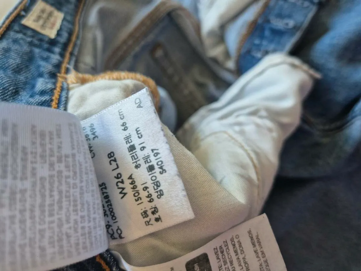 Levis - Image 4