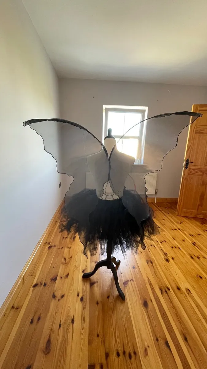 Halloween costumes - Image 1